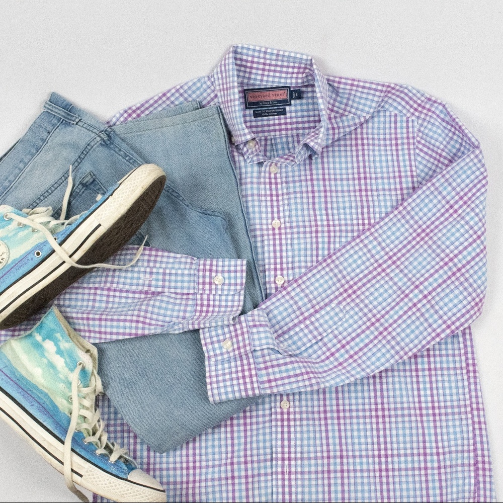 Mens Size Small Vineyard Vines Button Down Shirt